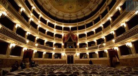 Il Piccinni riapre dopo nove anni: viaggio alla scoperta del teatro pi antico di Bari 